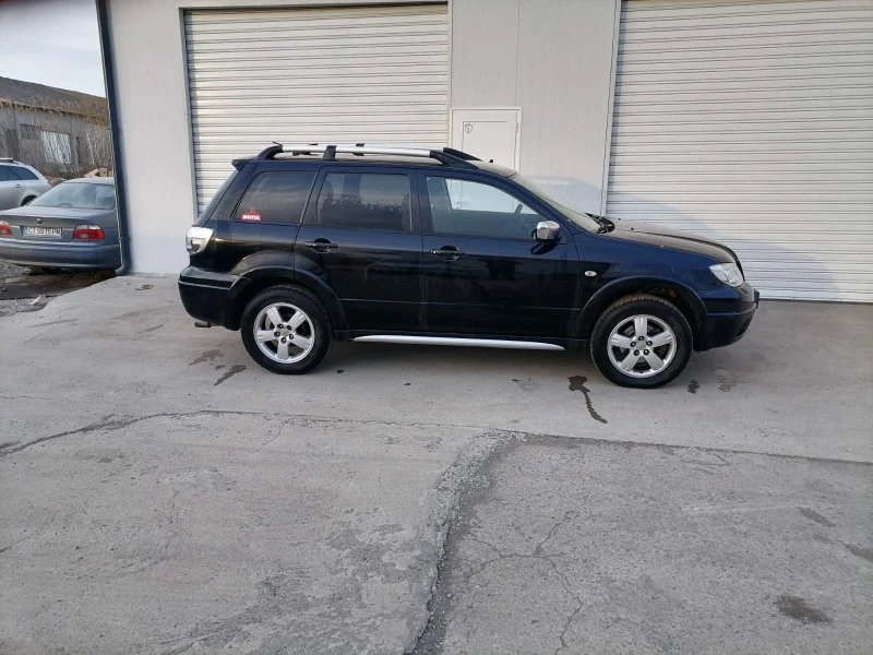 Mitsubishi Outlander 4x4 Бензин + Газ, снимка 2 - Автомобили и джипове - 52082641