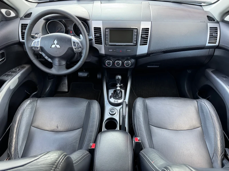 Mitsubishi Outlander 2.2 DID / FULL / 4X4 / AVTOMAT / KOJA / NAVI / 5+ , снимка 9 - Автомобили и джипове - 51704044