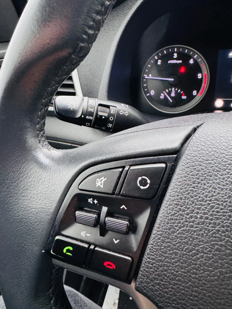 Hyundai Tucson 1.7crdi, снимка 16 - Автомобили и джипове - 52855895