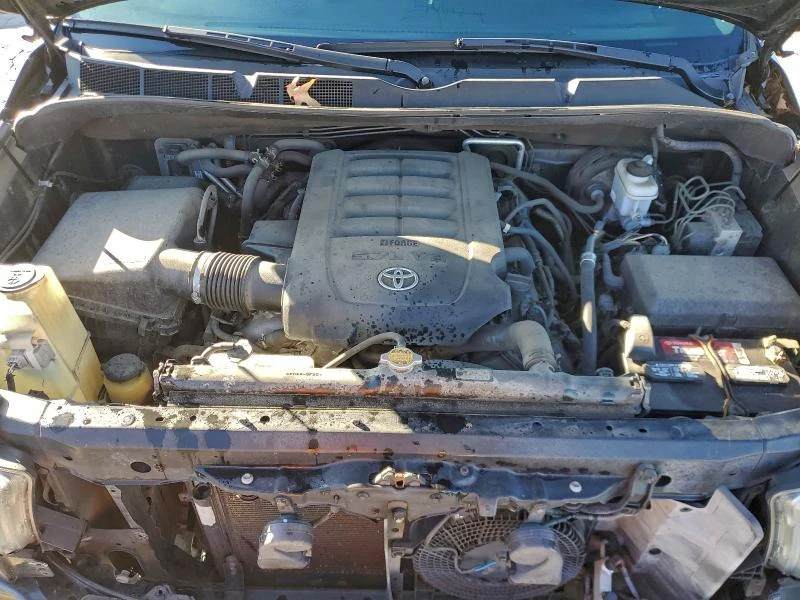 Toyota Sequoia PLATINUM* 5.7* V8* ПОДГРЕВ* КАМЕРА* КЕЙЛЕС, снимка 12 - Автомобили и джипове - 53371585