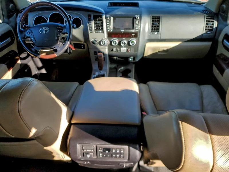 Toyota Sequoia PLATINUM* 5.7* V8* ПОДГРЕВ* КАМЕРА* КЕЙЛЕС, снимка 7 - Автомобили и джипове - 53371585