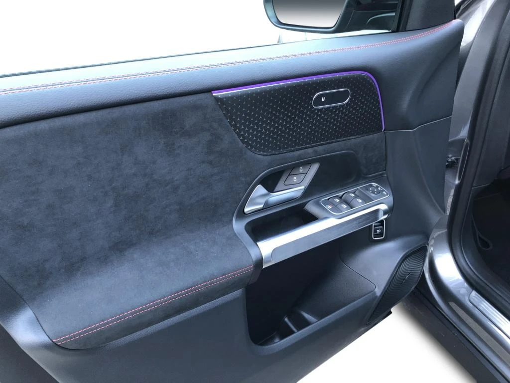 Mercedes-Benz GLB 220d 4M AMG Face Multibeam PANO Distr 360  #iCarbg | Mobile.bg   11