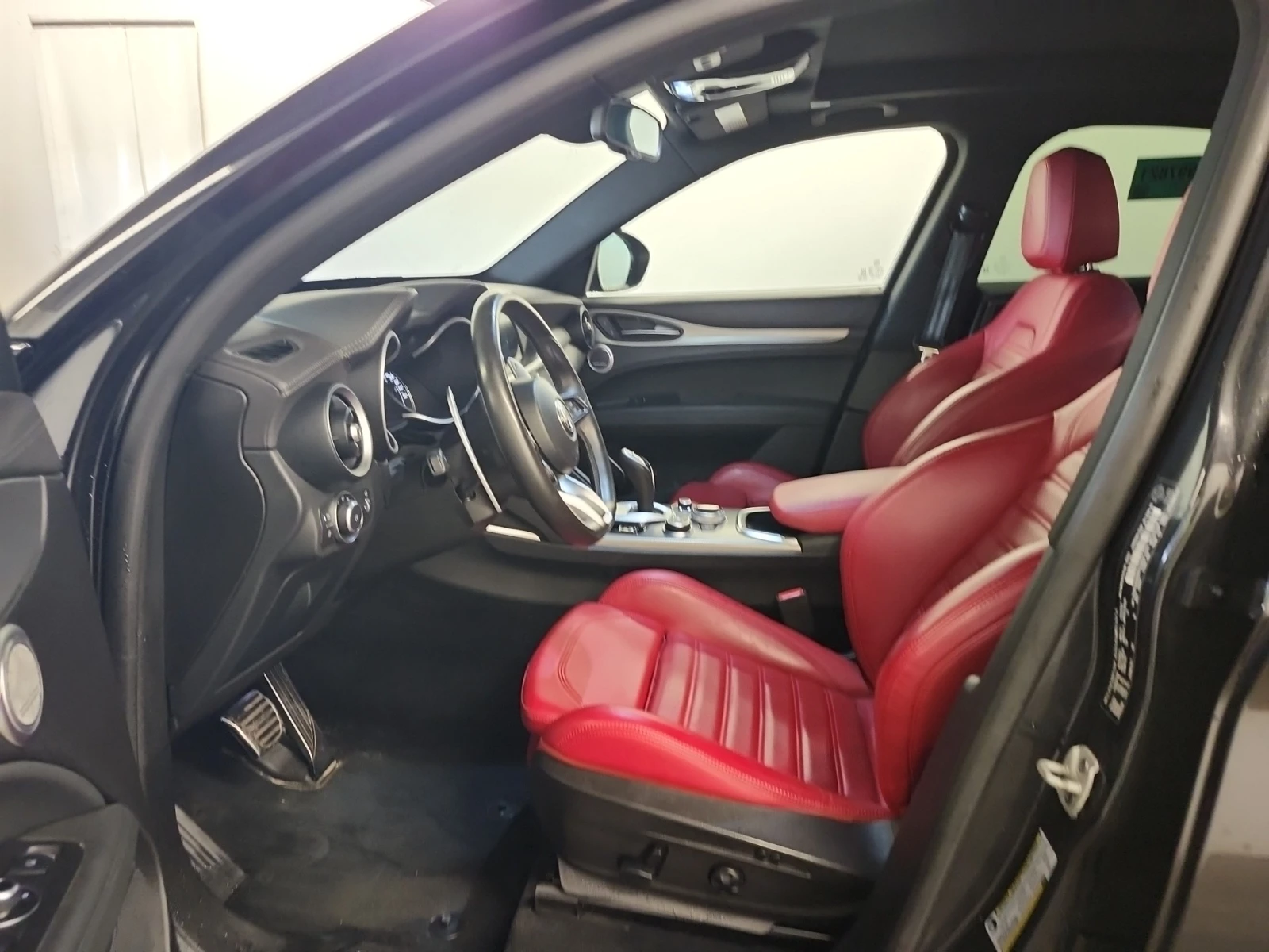 Alfa Romeo Stelvio VELOCE * CARFAX * АвтоКредит * Цена до България*  - изображение 8