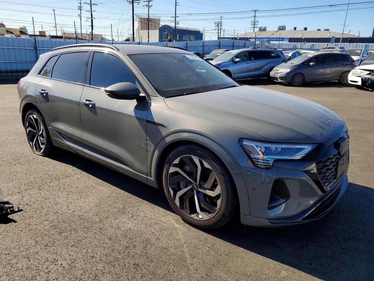 Audi Q8 E-Tron Premium Plus, снимка 4 - Автомобили и джипове - 54369904