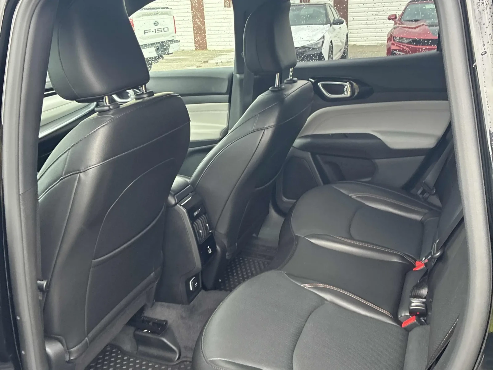 Jeep Compass Limited 4x4 * 2 КЛЮЧА * ПАНОРАМА * CARFAX , снимка 10 - Автомобили и джипове - 54859772