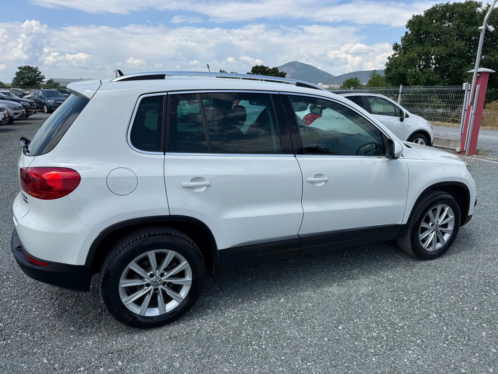 VW Tiguan (KATO НОВА)^(4х4), снимка 5 - Автомобили и джипове - 55154667