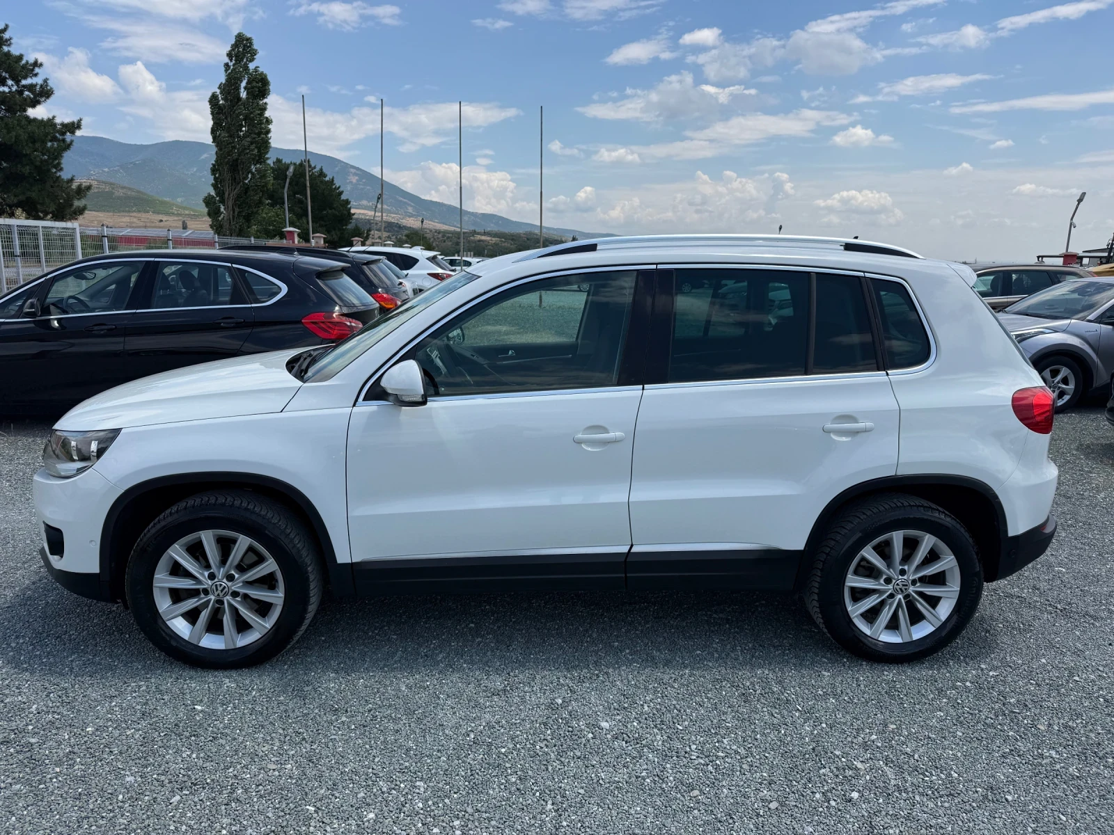 VW Tiguan (KATO НОВА)^(4х4), снимка 10 - Автомобили и джипове - 55154667