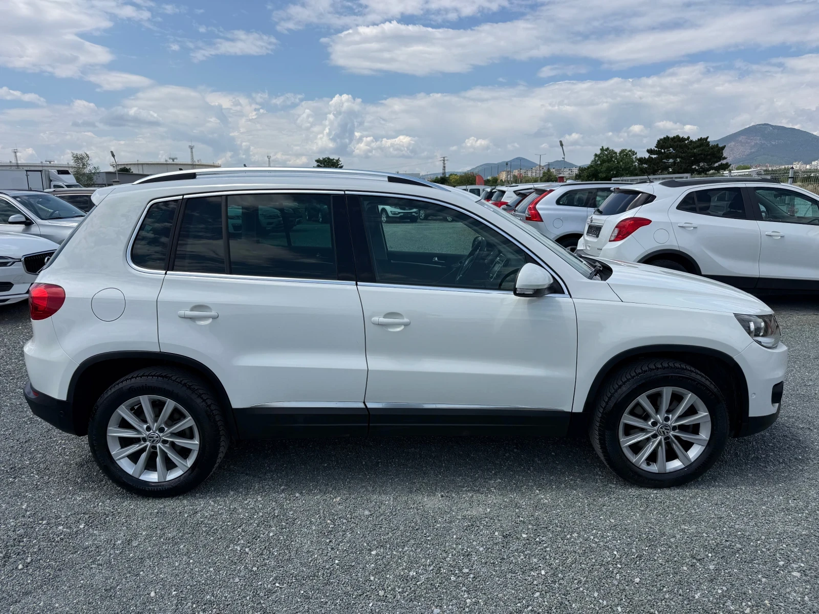 VW Tiguan (KATO НОВА)^(4х4), снимка 4 - Автомобили и джипове - 55154667
