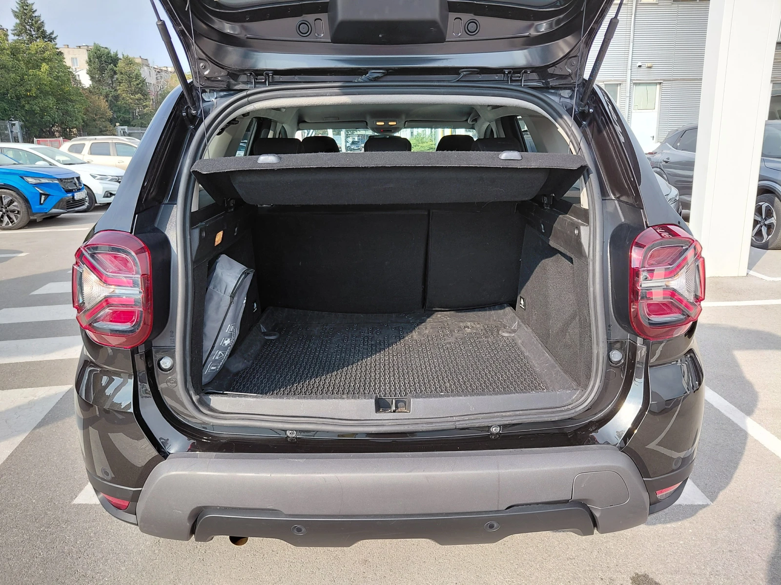 Dacia Duster 1.0TCe/100к.с/Journey/ Газ/Бензин, снимка 17 - Автомобили и джипове - 56272239