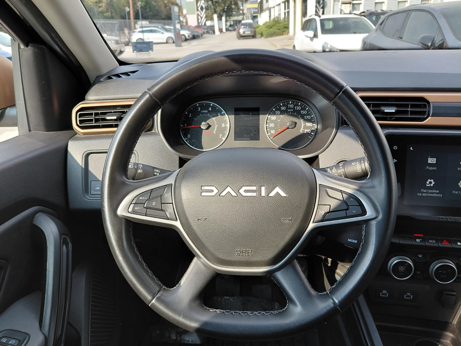 Dacia Duster 1.0TCe/100к.с/Journey/ Газ/Бензин, снимка 9 - Автомобили и джипове - 56272239