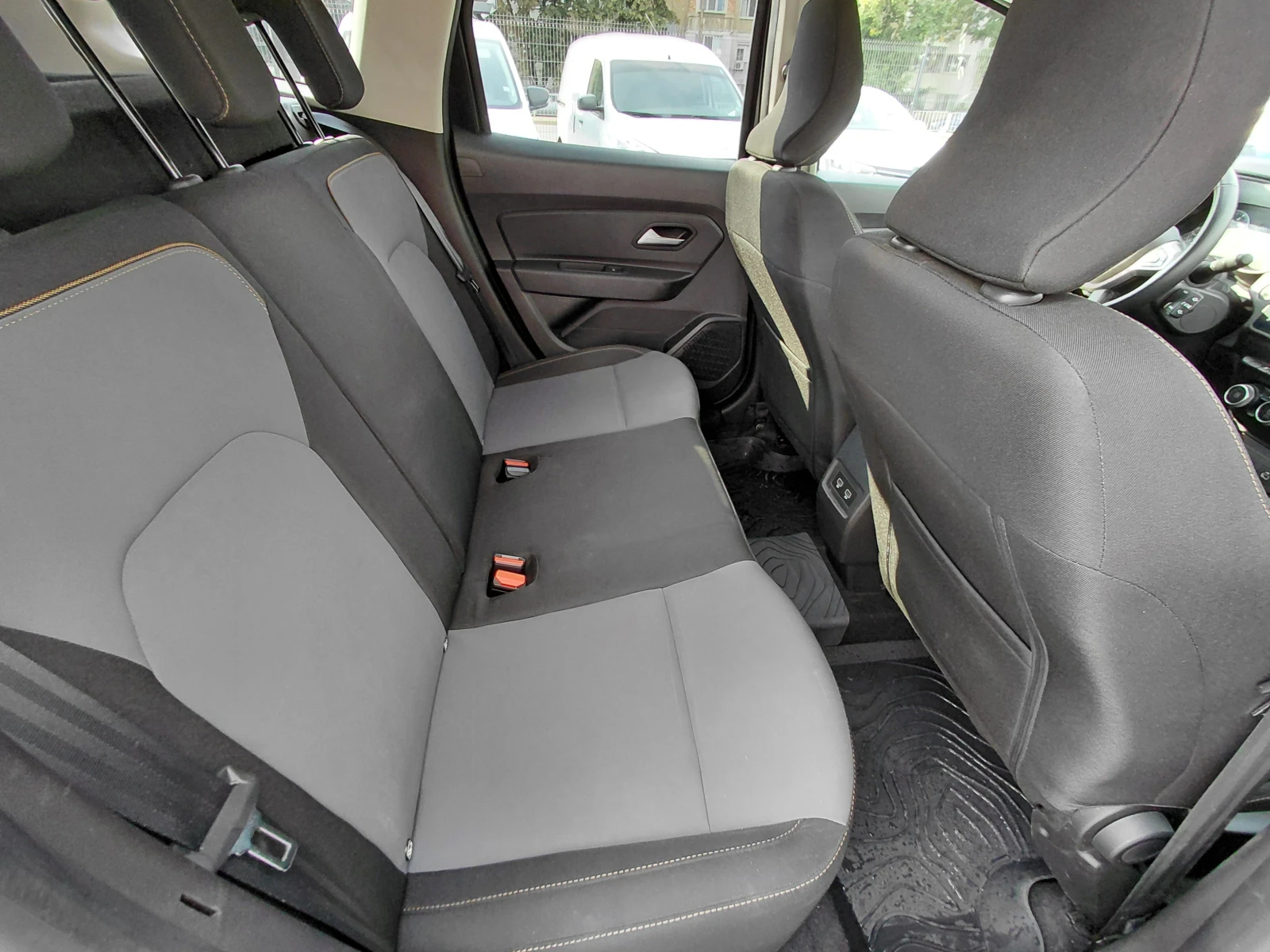 Dacia Duster 1.0TCe/100к.с/Journey/ Газ/Бензин, снимка 15 - Автомобили и джипове - 56272239