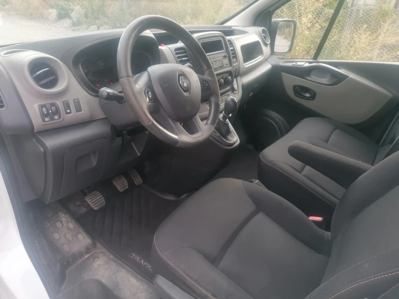 Renault Trafic, снимка 1 - Бусове и автобуси - 47345087