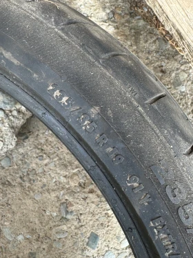 Гуми Летни 235/35R19, снимка 2 - Гуми и джанти - 52088571