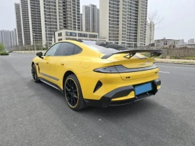 Xiaomi SU7 Ultra, снимка 5