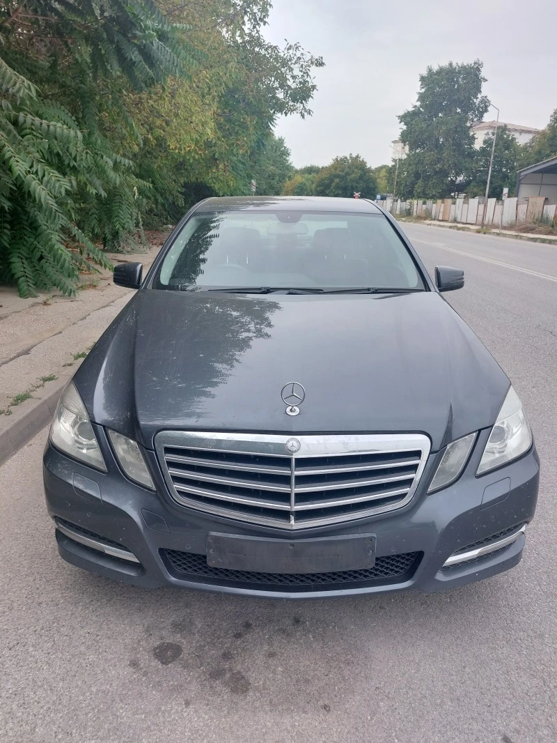 Mercedes-Benz E 220  CDI BlueEFFICIENCY, снимка 1 - Автомобили и джипове - 43680778