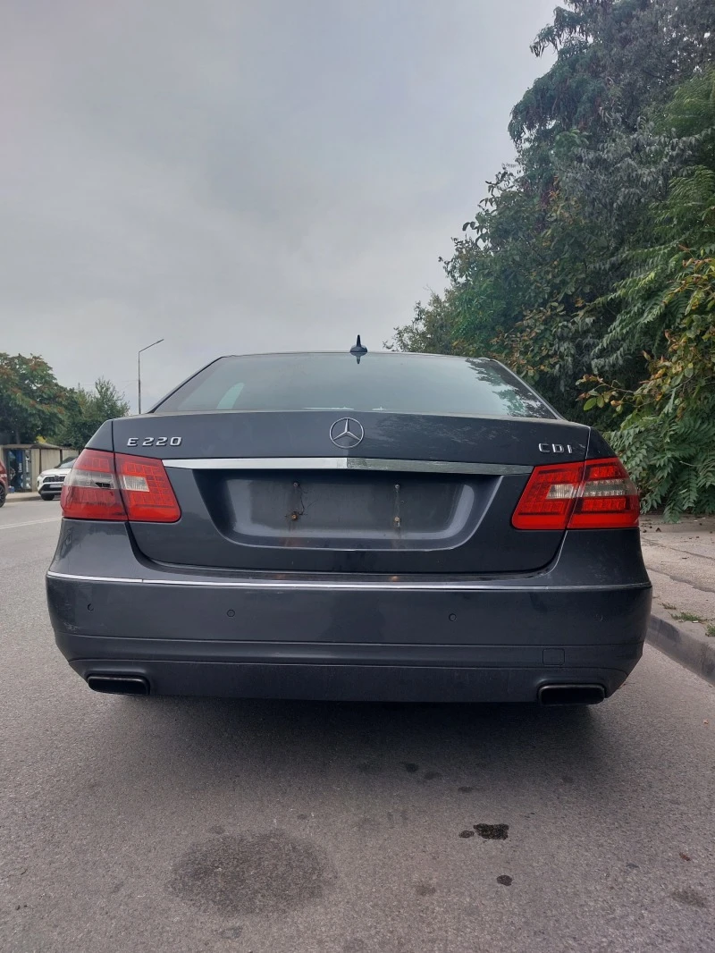 Mercedes-Benz E 220  CDI BlueEFFICIENCY, снимка 12 - Автомобили и джипове - 43680778