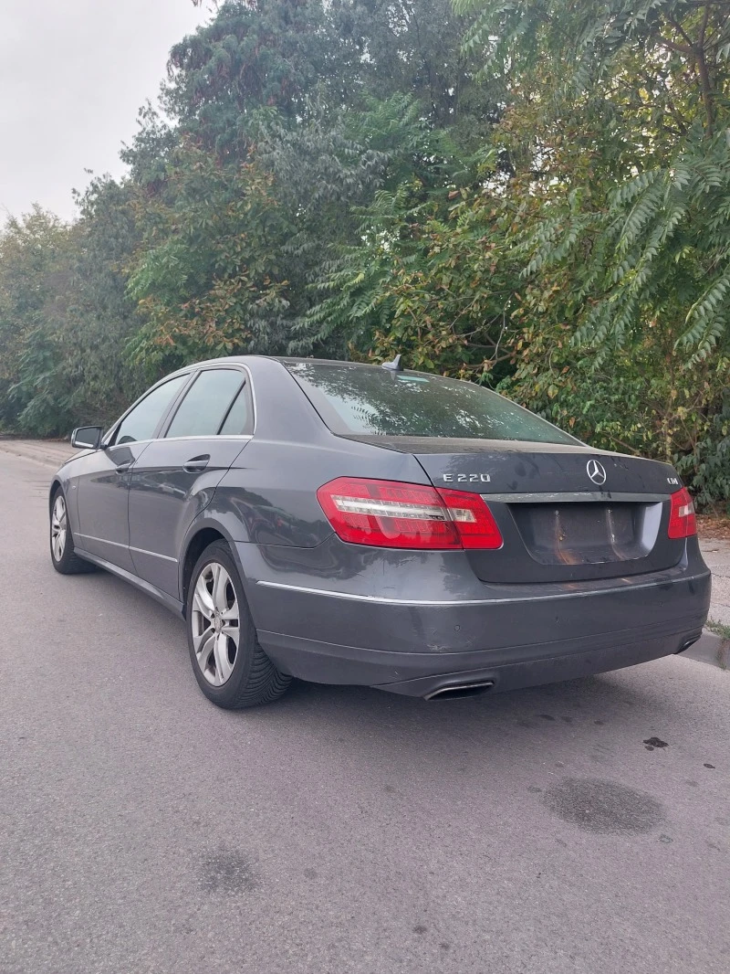 Mercedes-Benz E 220  CDI BlueEFFICIENCY, снимка 7 - Автомобили и джипове - 43680778