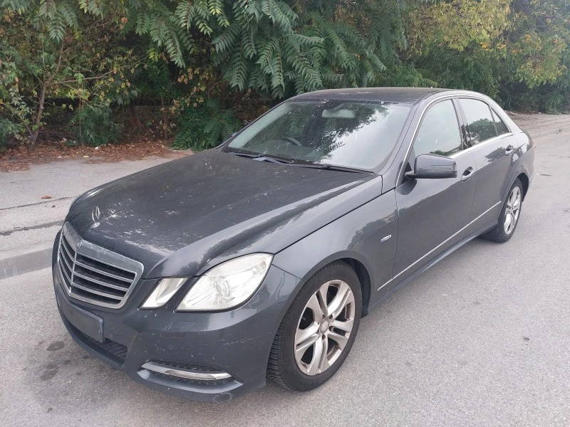 Mercedes-Benz E 220  CDI BlueEFFICIENCY, снимка 3 - Автомобили и джипове - 43680778