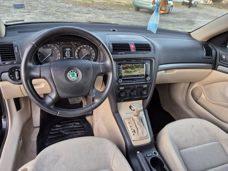 Skoda Octavia 1.9TDI DSG, снимка 14 - Автомобили и джипове - 48109368