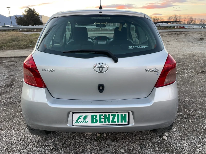 Toyota Yaris 1.3VVTI-KLIMA-ITALIA, снимка 9 - Автомобили и джипове - 48374549