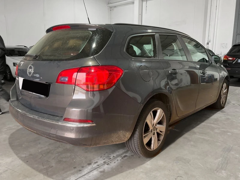 Opel Astra 1.4T LPG, снимка 2 - Автомобили и джипове - 48473480