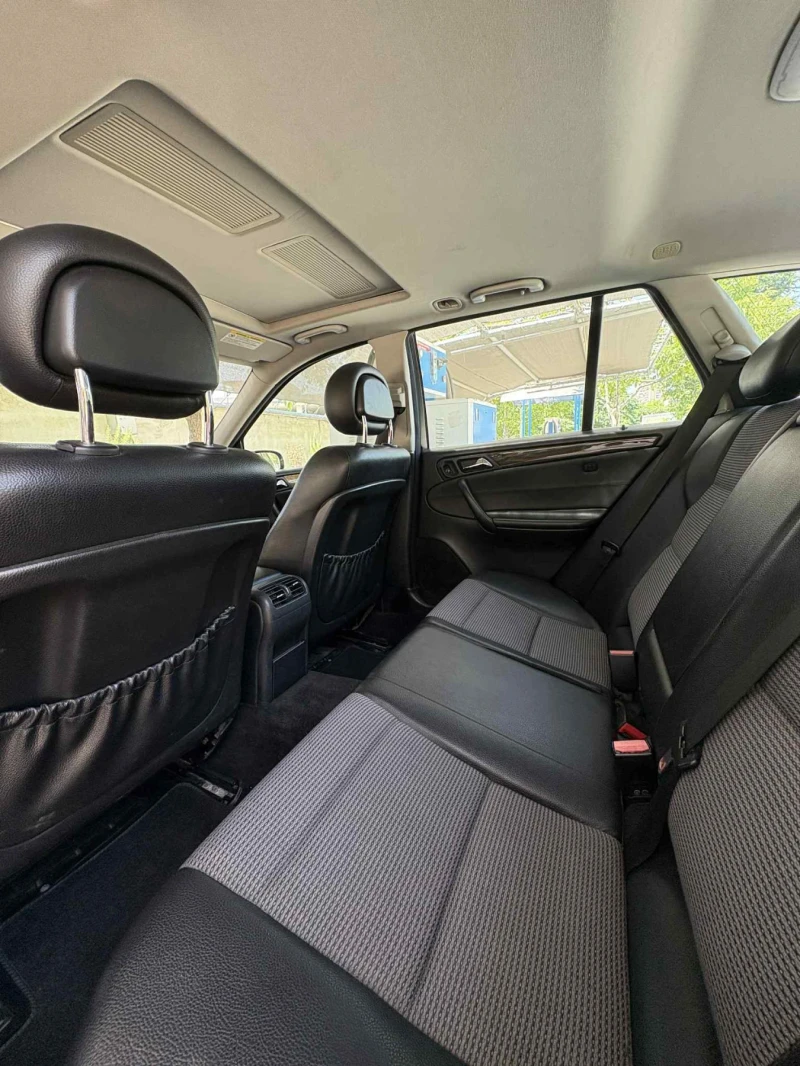 Mercedes-Benz C 180, снимка 11 - Автомобили и джипове - 52863214