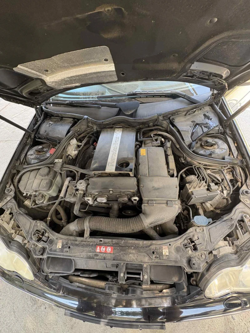 Mercedes-Benz C 180, снимка 9 - Автомобили и джипове - 52863214