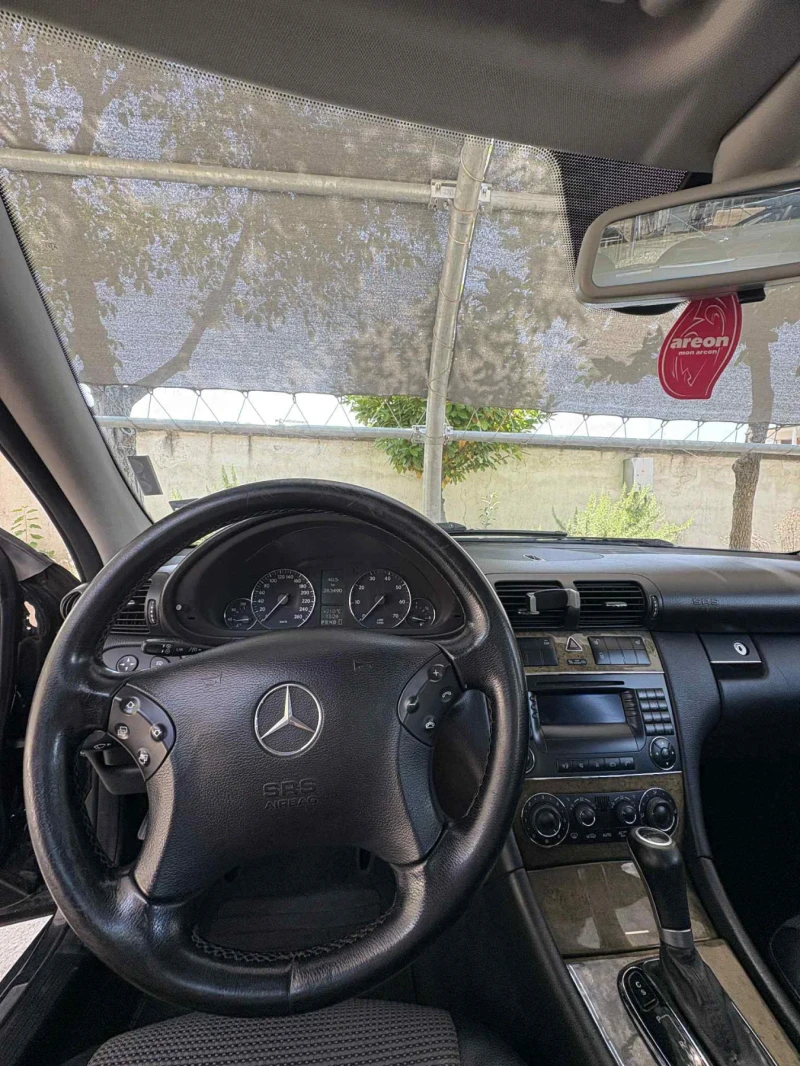 Mercedes-Benz C 180, снимка 12 - Автомобили и джипове - 52863214