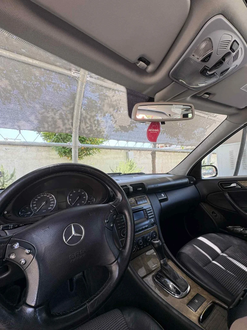 Mercedes-Benz C 180, снимка 10 - Автомобили и джипове - 52863214