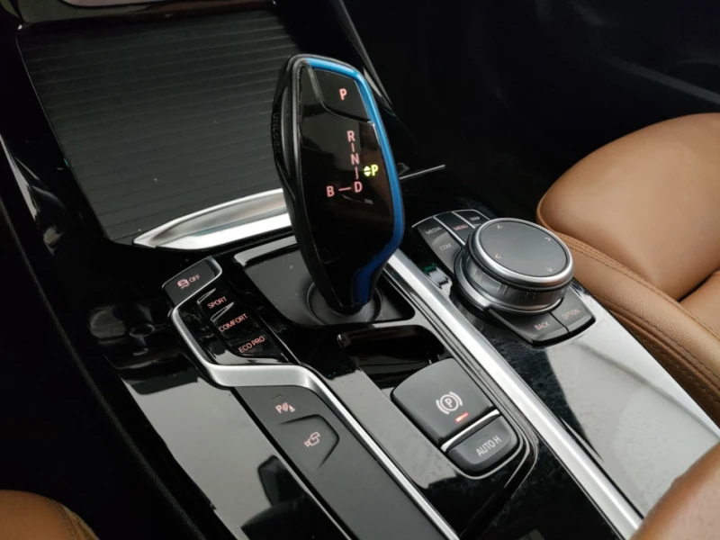 BMW iX3 Impressive 80kW Premium Selection, снимка 14 - Автомобили и джипове - 52185582