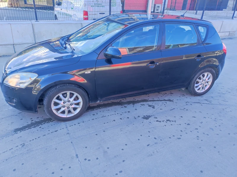 Kia Ceed 1.6, снимка 5 - Автомобили и джипове - 53250406