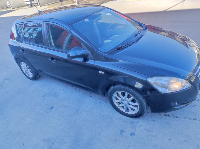 Kia Ceed 1.6, снимка 4 - Автомобили и джипове - 53250406