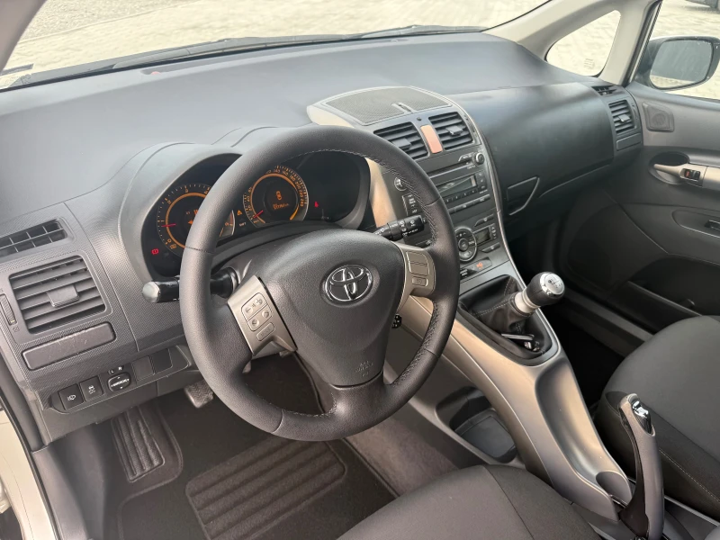 Toyota Auris 2.2 d cat 177 ks Обслужена.  , снимка 12 - Автомобили и джипове - 52336242