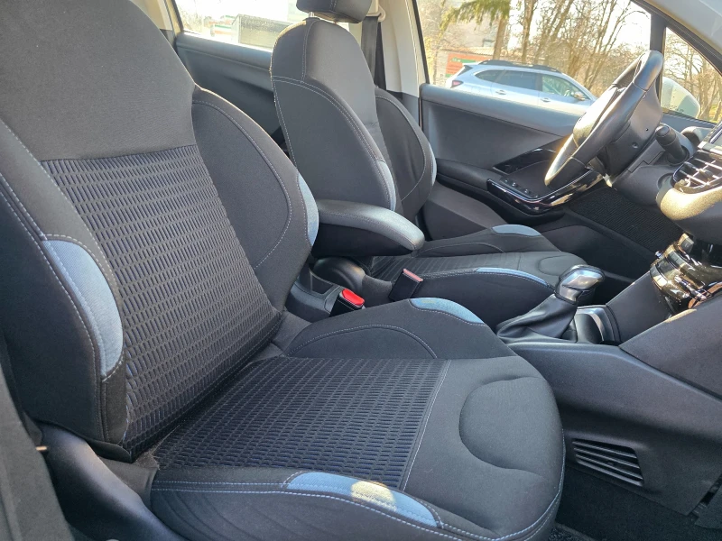 Peugeot 208, снимка 9 - Автомобили и джипове - 52863519