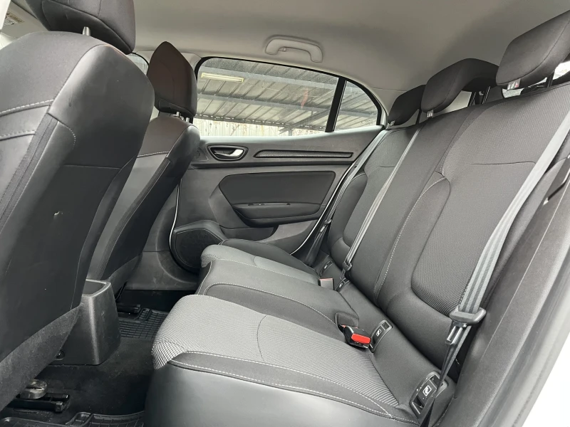 Renault Megane 1.5 dCi 115 к.с 6M/T, снимка 10 - Автомобили и джипове - 53210028