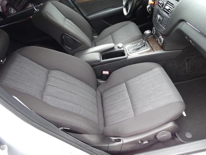 Mercedes-Benz C 220 2.2CDI_ELEGANCE_* AUTOMAT_Голямата Навигация_* , снимка 11 - Автомобили и джипове - 53342872