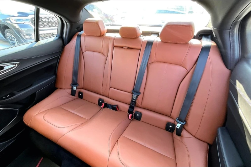 Alfa Romeo Giulia Ti AWD С РЕГИСТРАЦИЯ&АВТО КРЕДИТ, снимка 7 - Автомобили и джипове - 53360506