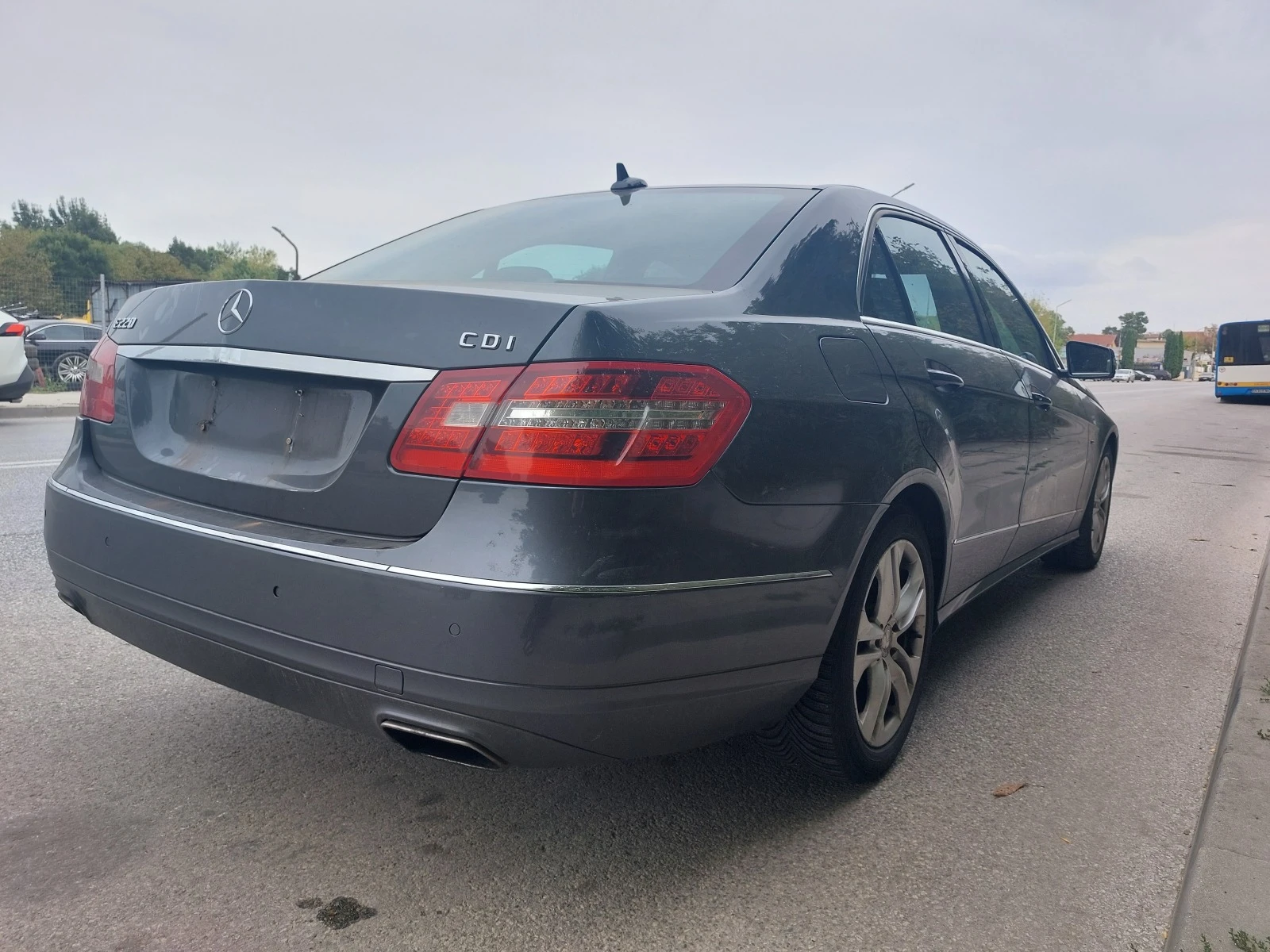 Mercedes-Benz E 220  CDI BlueEFFICIENCY | Mobile.bg   11