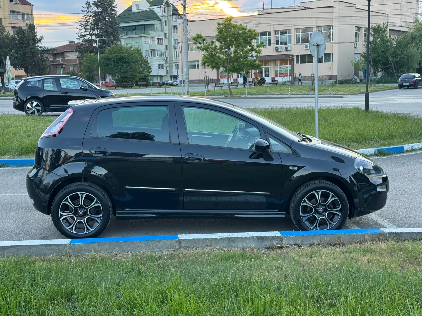 Fiat Punto 1.4 Бензин Euro 6b * * * 71000км.* * *  - изображение 4