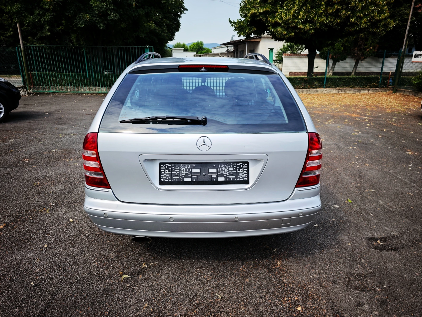Mercedes-Benz C 230 Face-Lift/Avantgarde/Automat/Leder/SWISS - изображение 4