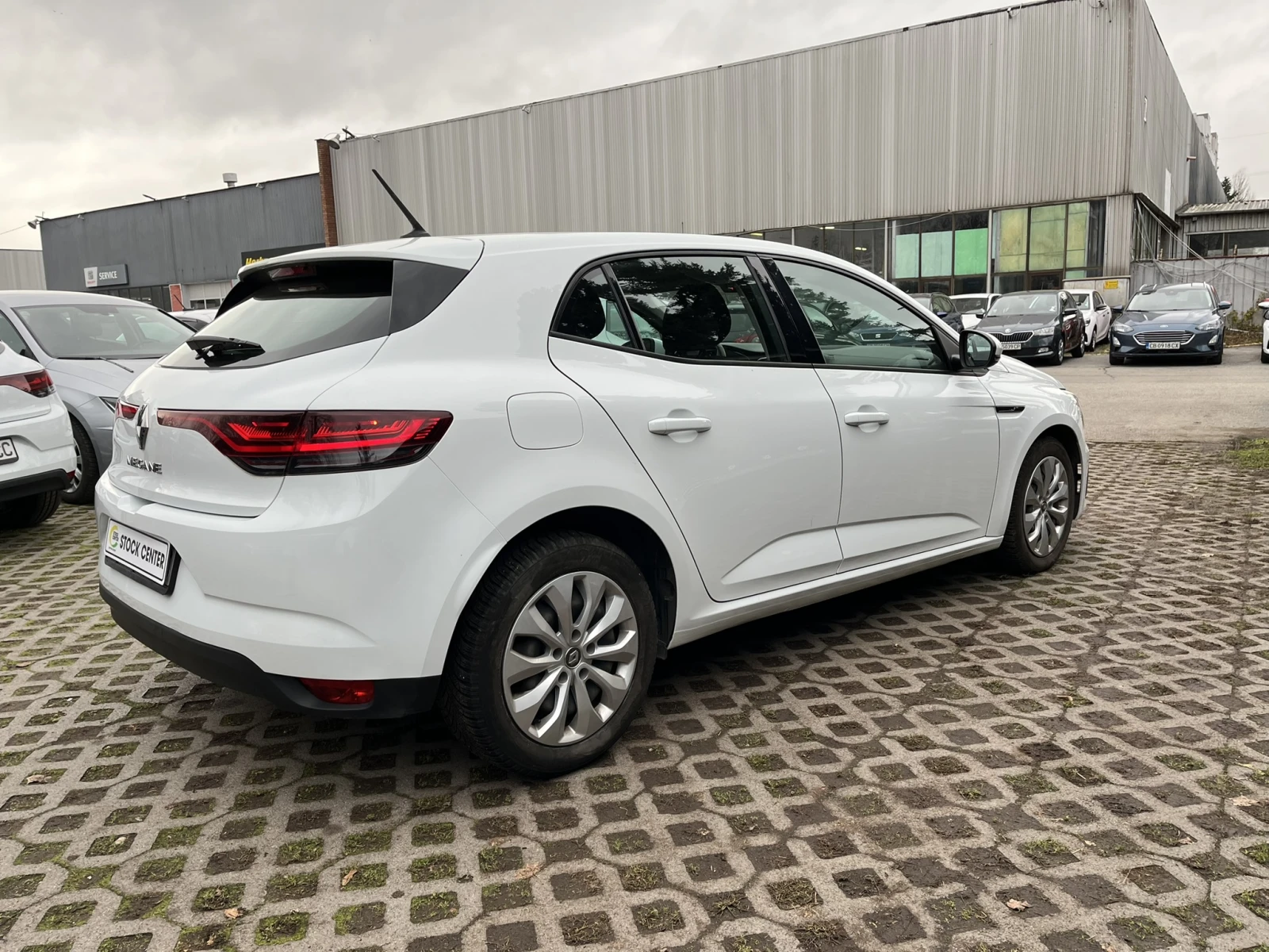 Renault Megane 1.5 dCi 115 к.с 6M/T - изображение 4