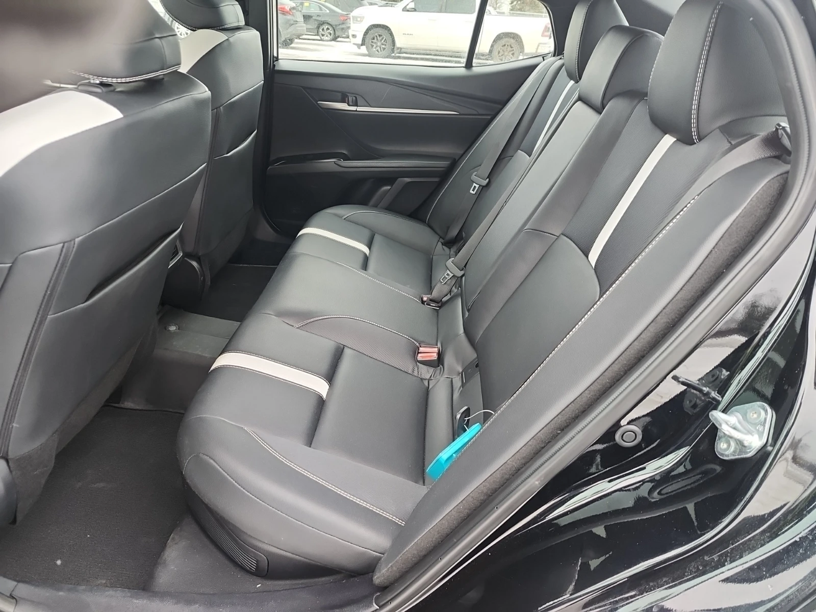 Toyota Camry SE HYBRID * Carfax*  | Mobile.bg � ����������� 11