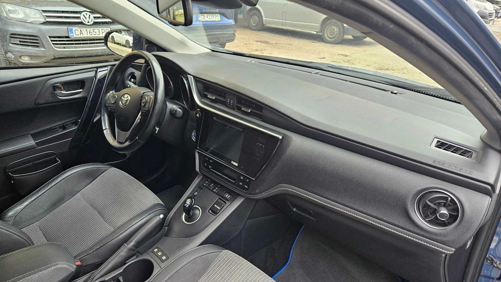 Toyota Auris  - изображение 5