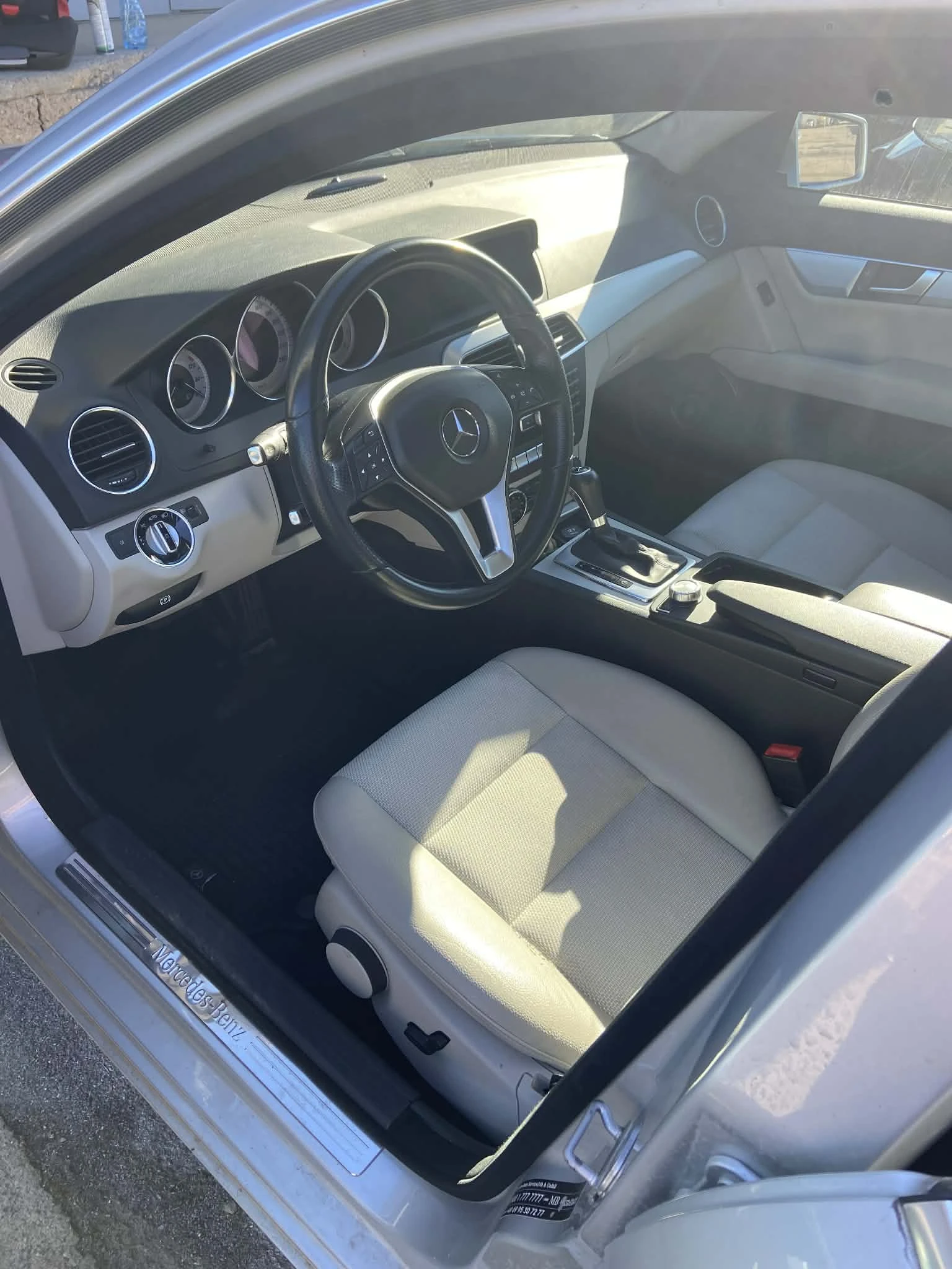 Mercedes-Benz C 180, снимка 8 - Автомобили и джипове - 53812633