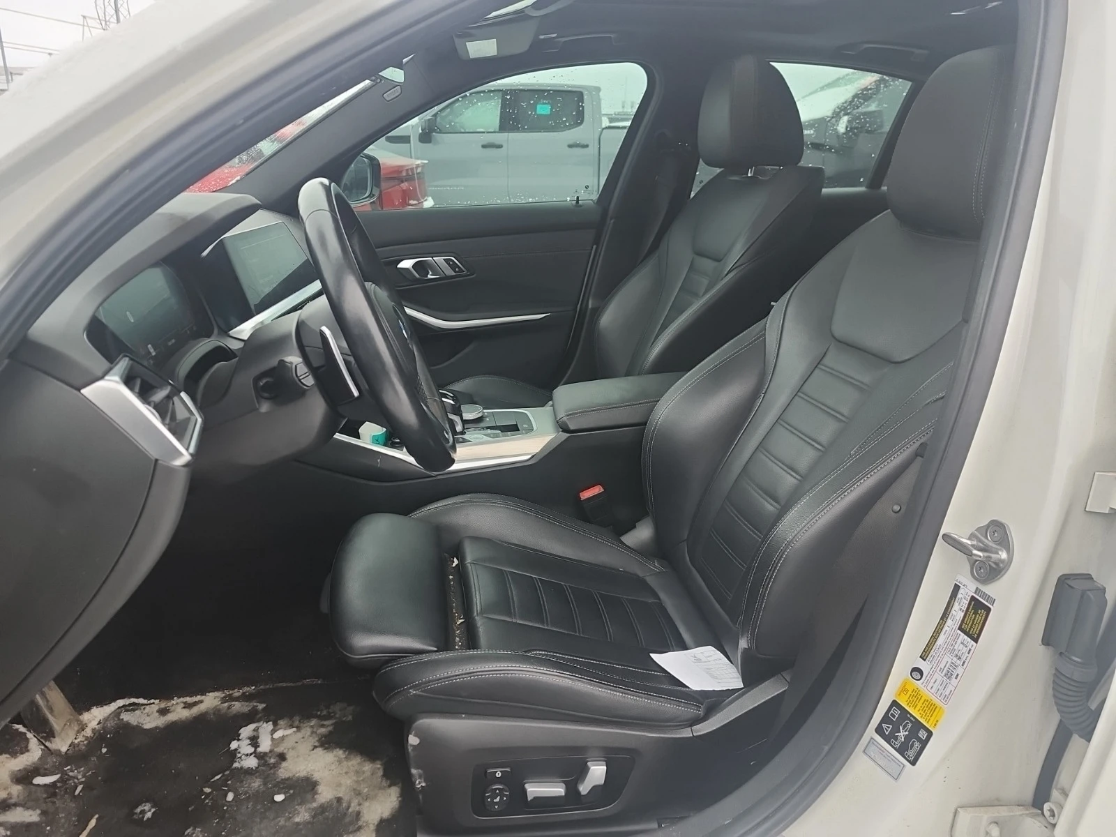 BMW 330 * * CARFAX * * АВТО КРЕДИТ * * , снимка 6 - Автомобили и джипове - 53951617