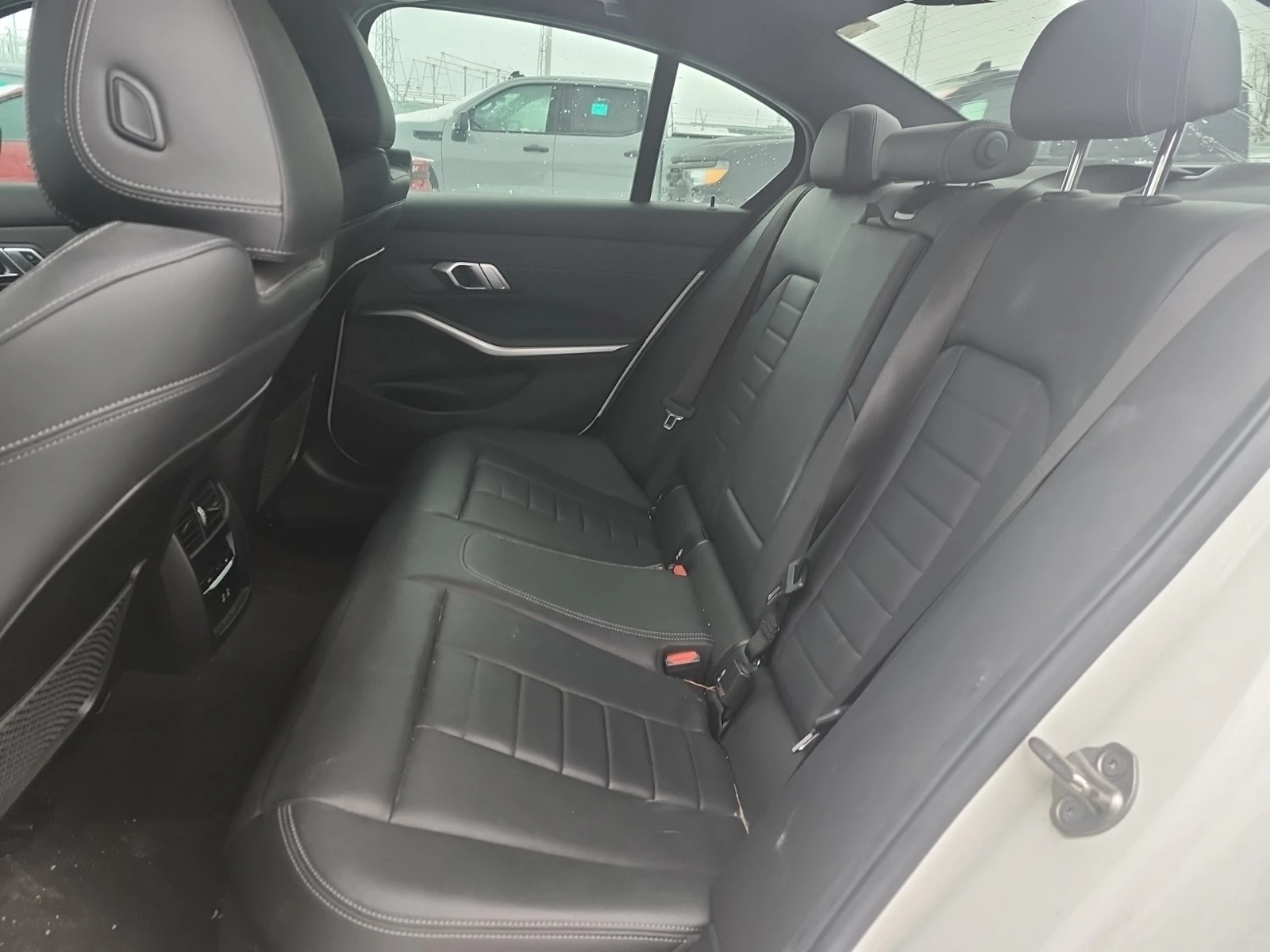 BMW 330 * * CARFAX * * АВТО КРЕДИТ * * , снимка 9 - Автомобили и джипове - 53951617