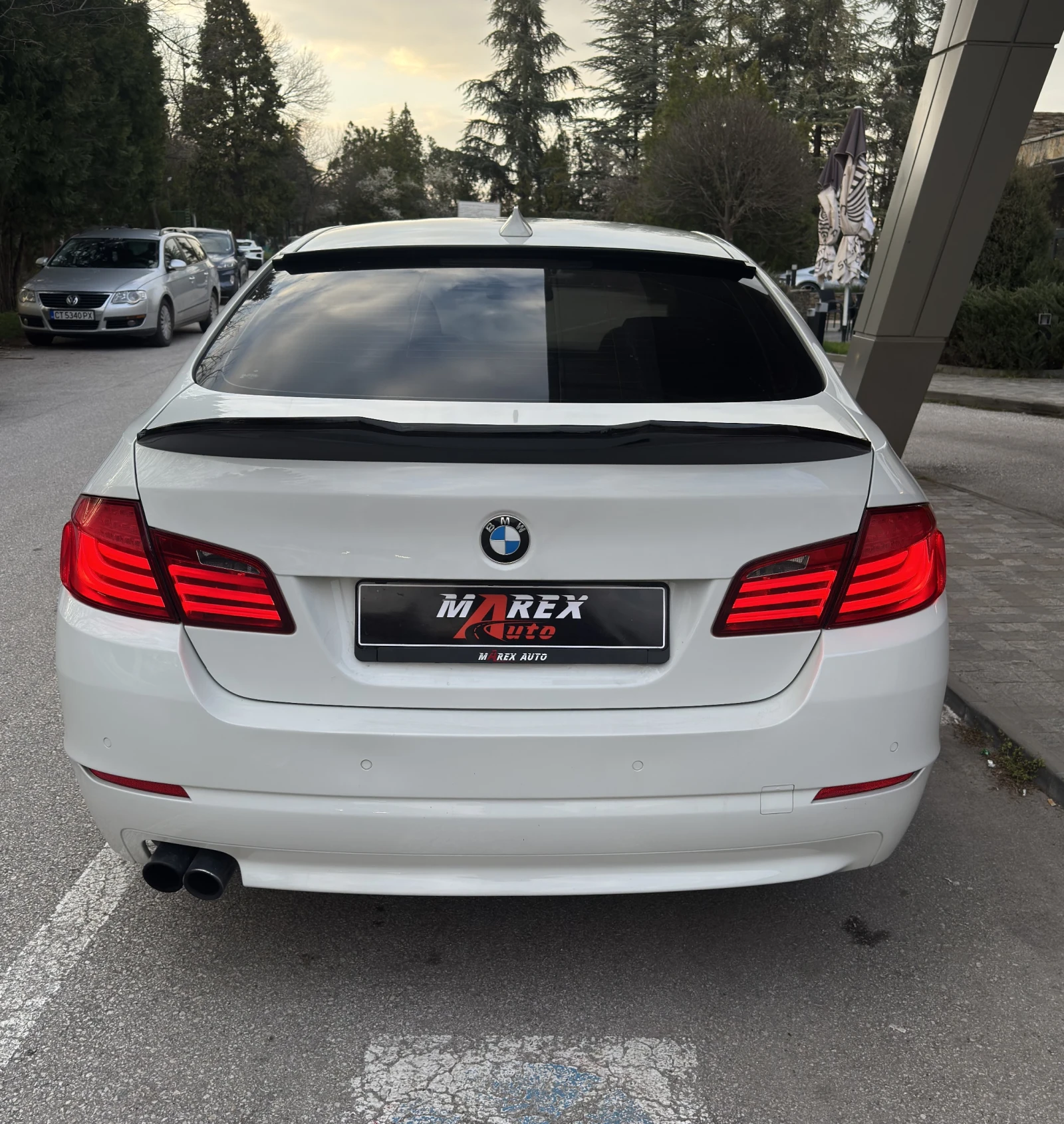 BMW 528 M-performance* 8ZF* Ambient* Headup * TOP * Лизинг, снимка 4 - Автомобили и джипове - 53986643