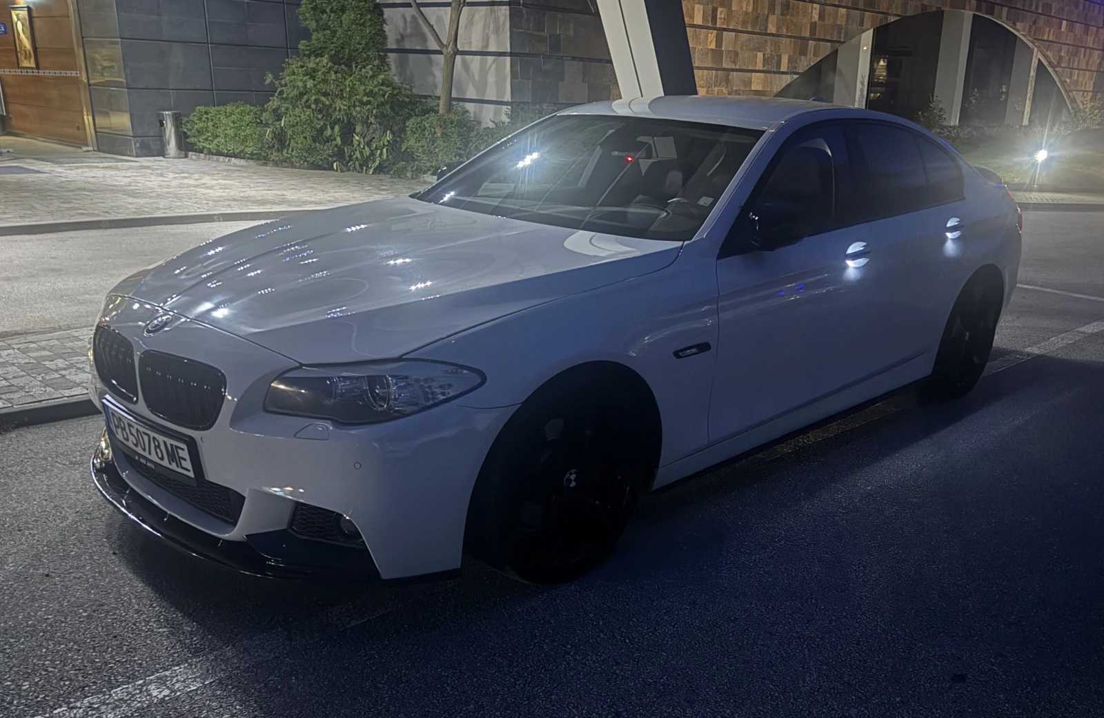 BMW 528 M-performance* 8ZF* Ambient* Headup * TOP * Лизинг, снимка 13 - Автомобили и джипове - 53986643