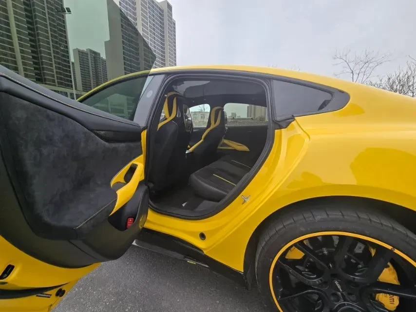 Xiaomi SU7 Ultra, снимка 8 - Автомобили и джипове - 54081808