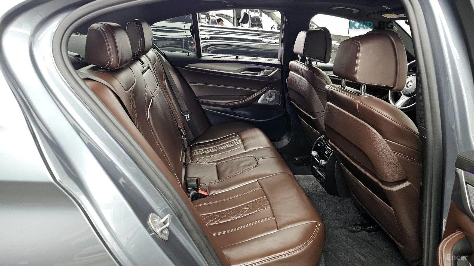 BMW 550 d / M PKG / XDRIVE / DISTRONIC / BOWERS / ОБДУХ , снимка 17 - Автомобили и джипове - 54766230